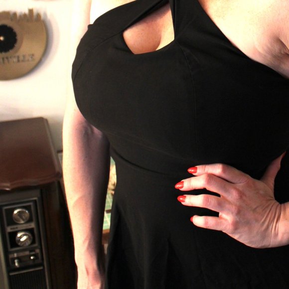 Black Cross Strap Halter Pinup Circle Dress - Picture 6 of 8